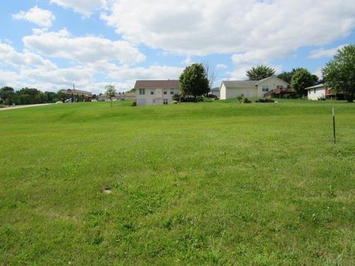 100 5th Avenue Ct, Coggon, IA, 52218-8200 | Card Image