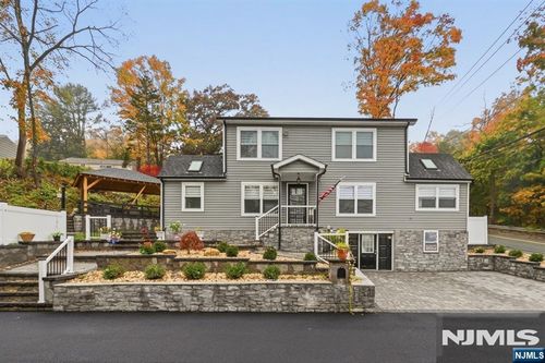 513 Otterhole Rd, West Milford, NJ, 07480-4267 | Card Image