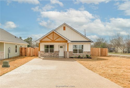209 Lock Lane, Bryan, TX, 77803 | Card Image