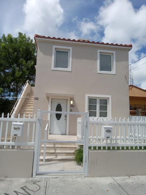 243 Sw 10th Ave, Miami, FL, 33130-1109 | Card Image