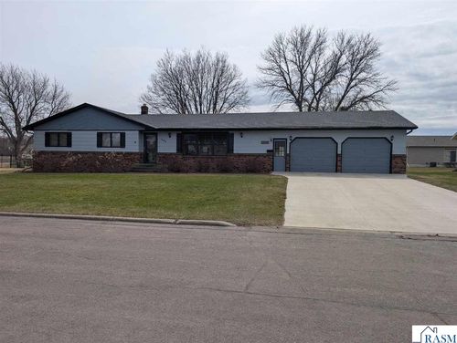 243 W 6th St, Gibbon, MN, 55335-2152 | Card Image