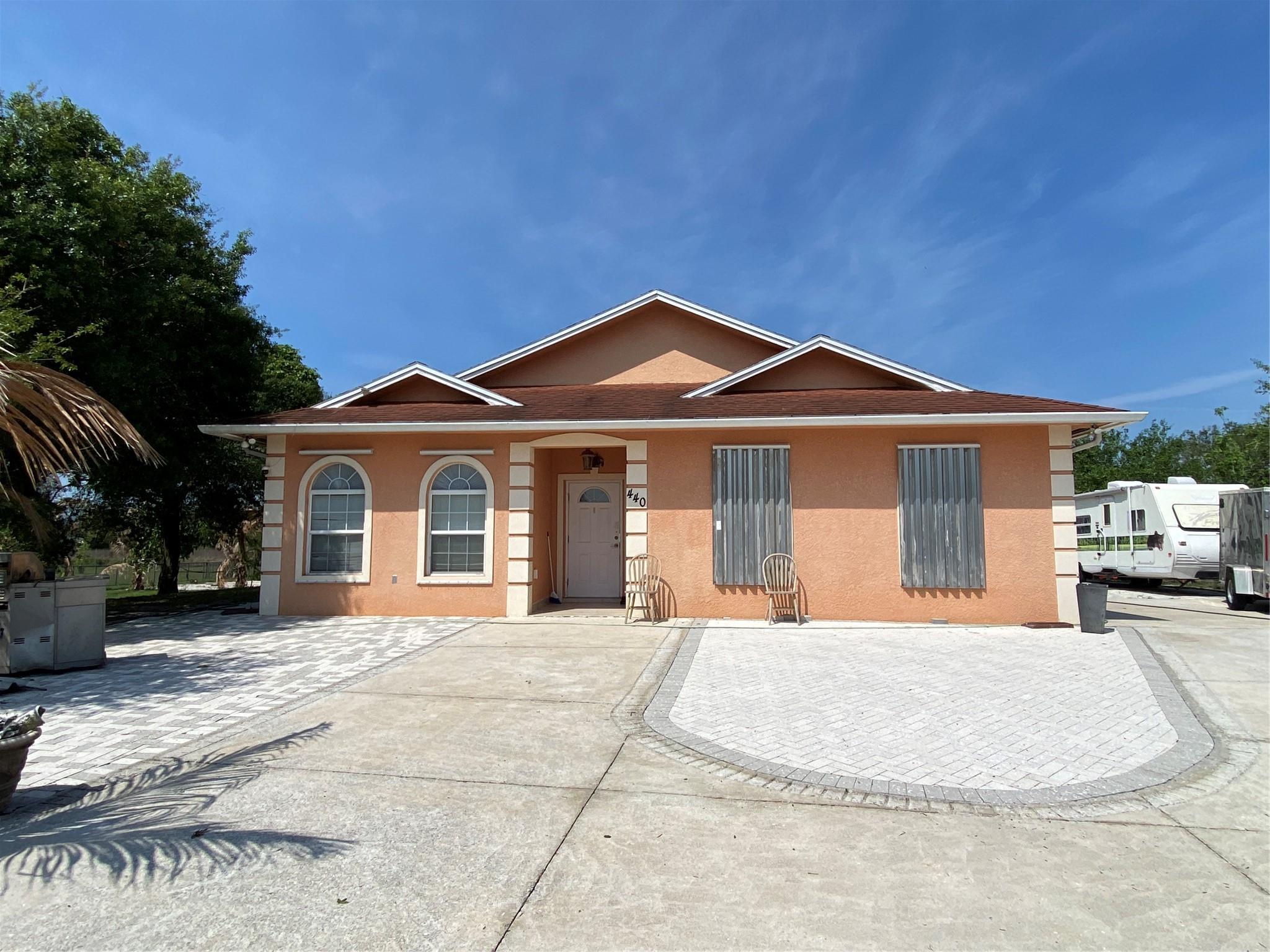 Coral St, Clewiston, FL 33440