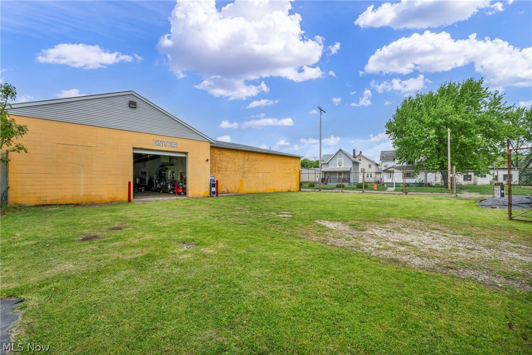 Commercial Lease in Canton