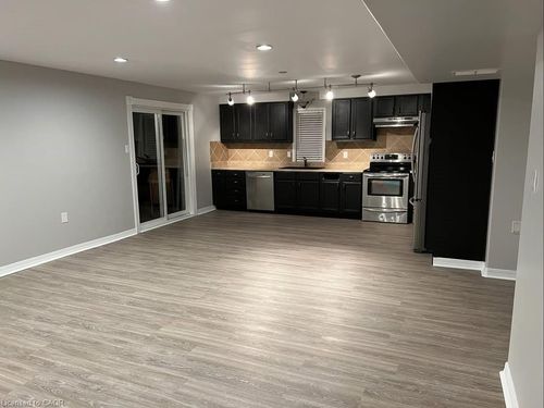 lower-205 Dorchester Dr, Grimsby, ON, L3M5N5 | Card Image