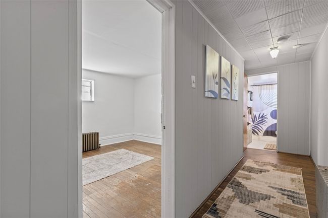 537 6 Th St, House other with 5 bedrooms, 3 bathrooms and 3 parking in Braddock PA | Image 21