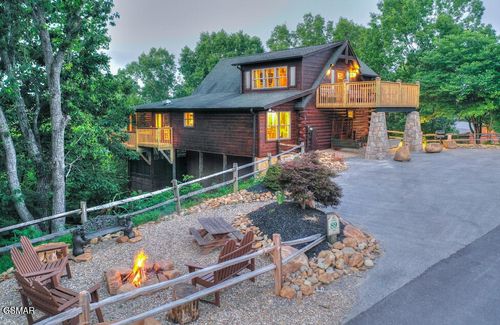 339 Oak Haven Way, Sevierville, TN, 37876-0495 | Card Image