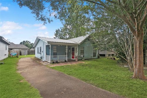 680 Montmartre St, Mandeville, LA, 70448-2400 | Card Image