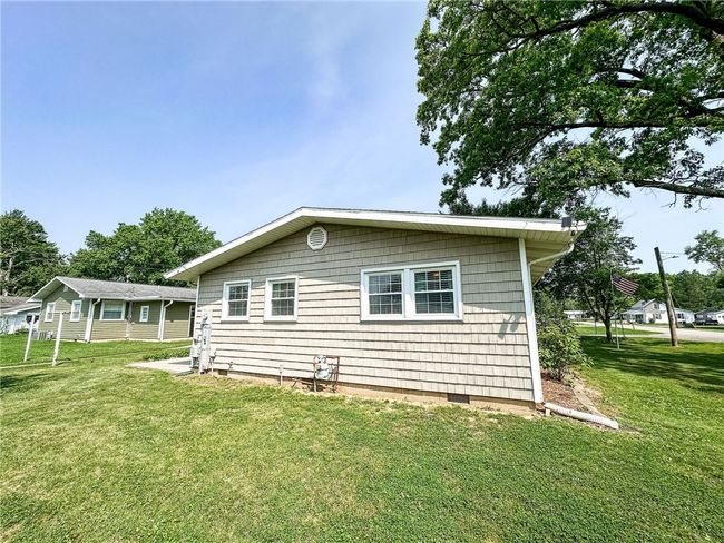 1307 Beech St, House other with 3 bedrooms, 2 bathrooms and null parking in Marshall IL | Image 42