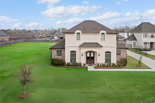 36528 Royal Oak Dr, Prairieville, LA, 70769-3158 | Card Image