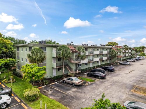 202-5935 Del Lago Cir, Sunrise, FL, 33313-6350 | Card Image
