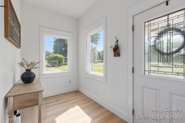 SIDE ENTRY | Image 11
