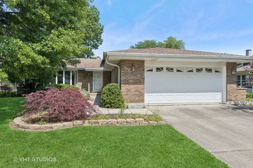 7769 Danbury Dr, Darien, IL, 60561-4348 | Card Image