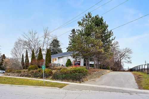 2 John St, Georgetown, ON, L7G2J7 | Card Image
