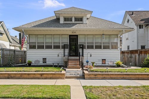 1834 16th Ave, Moline, IL, 61265-1818 | Card Image