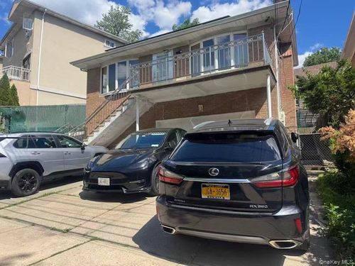 250-56 39th Road, New York, NY, 11363 | Card Image