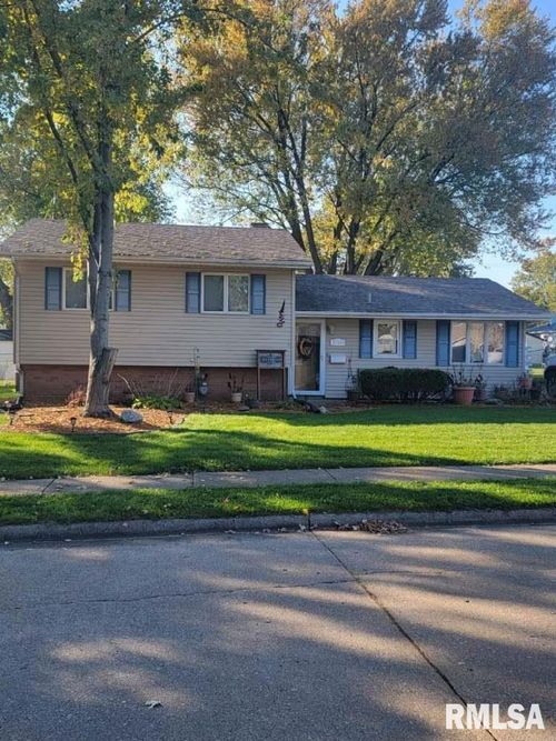 3716 Pacific Street, Davenport, IA, 52806 | Card Image