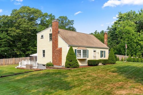 7 Pelham St, Pembroke, MA, 02359-3708 | Card Image