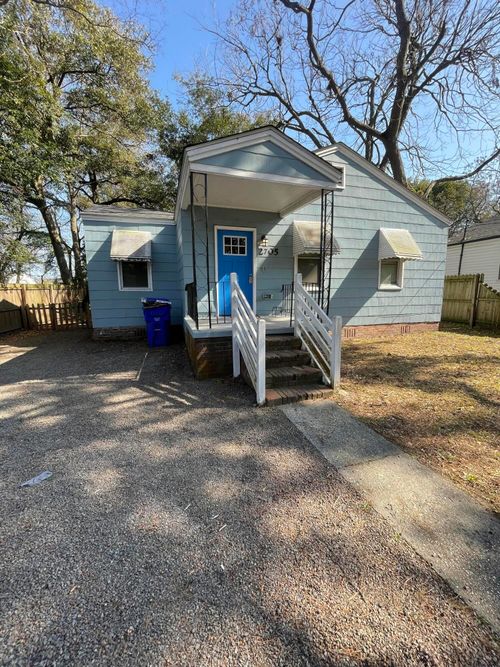 2705 W Surrey Dr, North Charleston, SC, 29405-5544 | Card Image