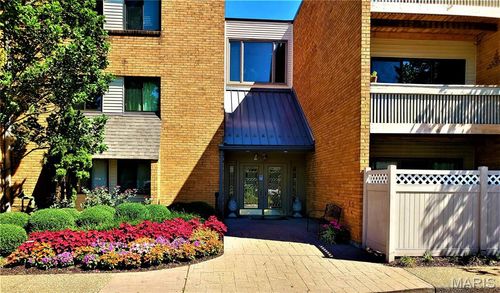 950 E Rue De La Banque, Creve Coeur, MO, 63141-5178 | Card Image