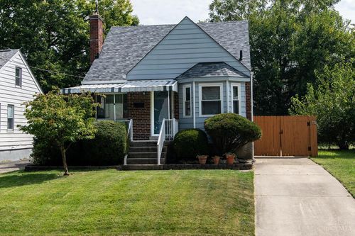 8104 Lake Ave, Deer Park, OH, 45236-2522 | Card Image