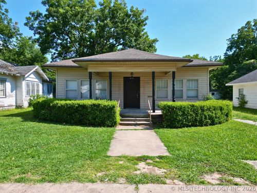 817 E 15th St, Ada, OK, 74820-6821 | Card Image