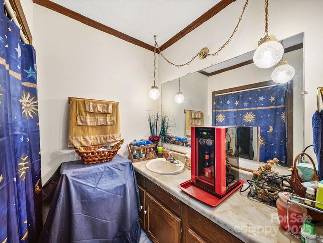 2nd Main Bath | Image 18