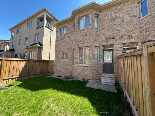 423 George Ryan Ave, House attached with 3 bedrooms, 3 bathrooms and 1 parking in Oakville ON | Image 30