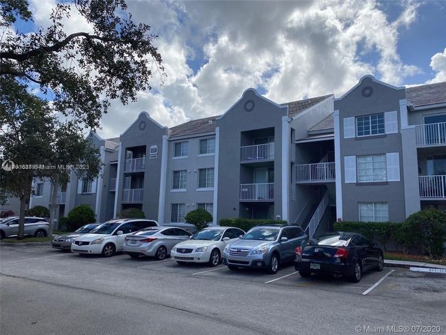 APT-102 - 11155 Sw 5 Th Pl, Condo with 2 bedrooms, 2 bathrooms and null parking in Pembroke Pines FL | Image 4