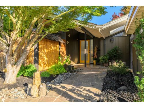 293 Roan Dr, Eugene, OR, 97401-5783 | Card Image