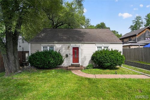 1071 N New Florissant Rd, Florissant, MO, 63031-4507 | Card Image