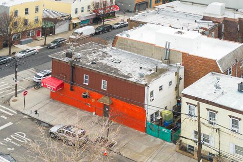 30-74 14th St, Astoria, NY, 11102-3835 | Card Image