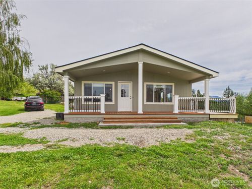 220 Center Rd, Republic, WA, 99166-8715 | Card Image