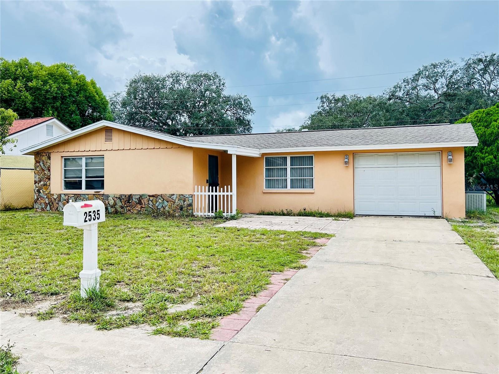 Flintwood Dr, Holiday, FL 34690