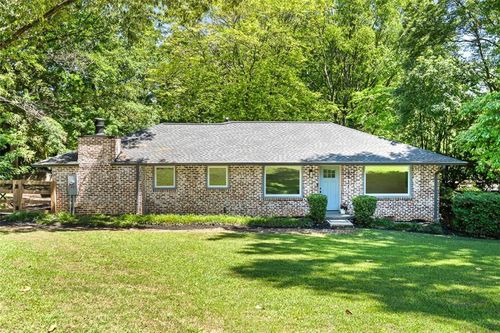 3811 Hillcrest Dr Se, Smyrna, GA, 30080-5915 | Card Image