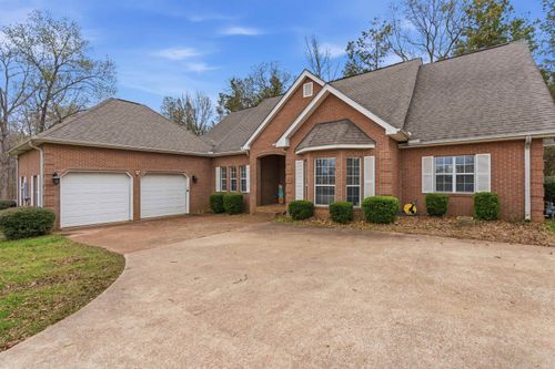 915 Clifftview Rd, Bolivar, TN, 38008-8323 | Card Image