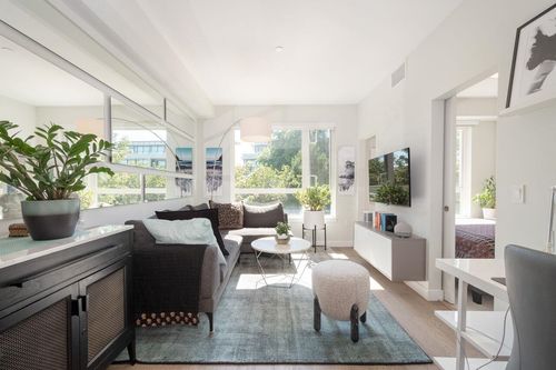 207-4080 Yukon St, Vancouver, BC, V5Y0L4 | Card Image