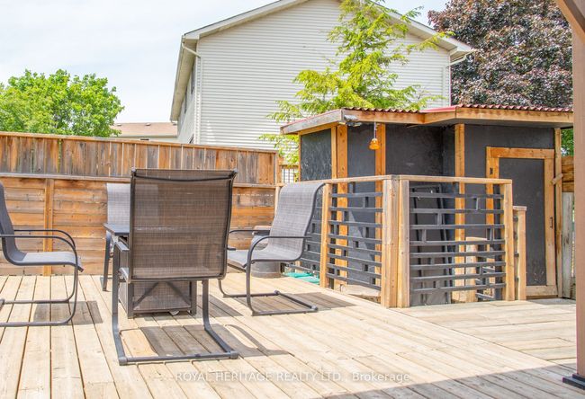 621 Cobblehill Dr, House attached with 4 bedrooms, 3 bathrooms and 3 parking in Oshawa ON | Image 38