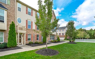 303 Courage Ln, Townhouse with 3 bedrooms, 2 bathrooms and 2 parking in Cranberry Twp PA | Image 1