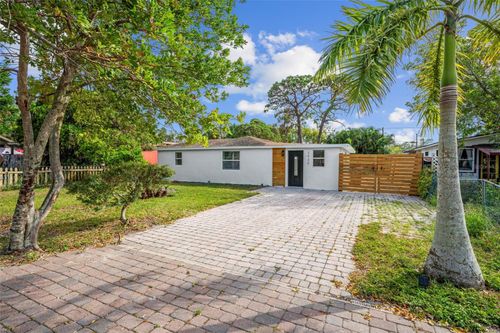 3930 50th Avenue N, St Petersburg, FL, 33714 | Card Image