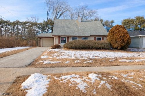 71 Shawmont Ln, Willingboro, NJ, 08046-1033 | Card Image