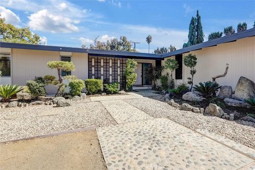 7048 Vanscoy Ave, North Hollywood, CA, 91605-5357 | Card Image