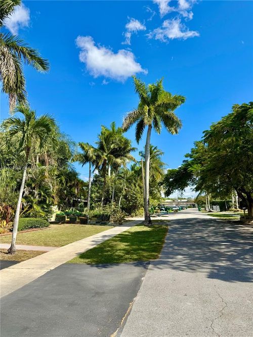 1-9745 Sw 161st St, Miami, FL, 33157-3315 | Card Image