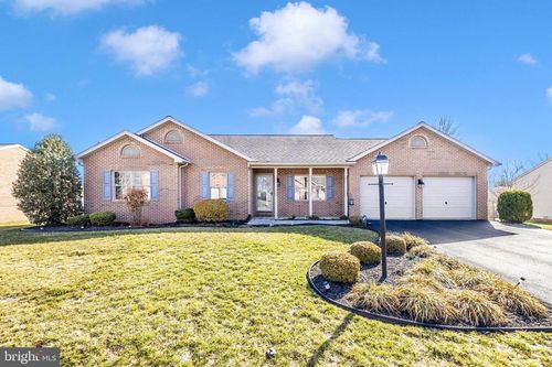 223 Montclair Ct, HAGERSTOWN, MD, 21742-4514 | Card Image