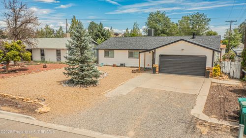 5602 Arroyo Dr, Farmington, NM, 87402-5004 | Card Image