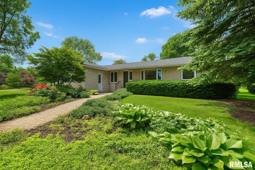 207 10th St, Fairbury, IL, 61739-1317 | Card Image