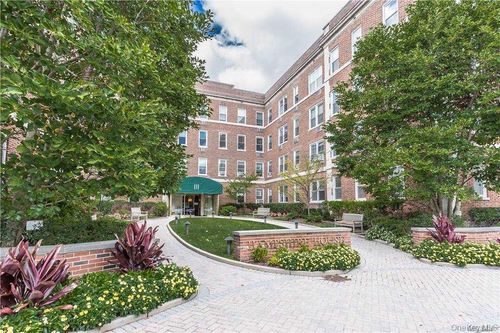 apt-315-111 7th St, Garden City, NY, 11530-5712 | Card Image