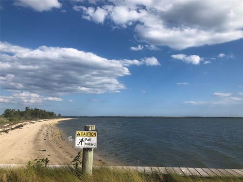 24 E Point Ln, Hampton Bays, NY, 11946-3404 | Card Image