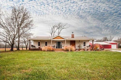 3958 Louisiana Rd, Ottawa, KS, 66067-8721 | Card Image