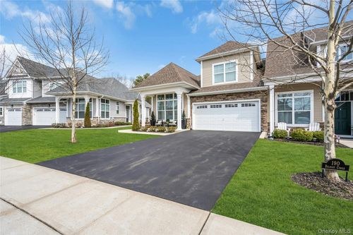 191 Belmont Cir, Yaphank, NY, 11980-2066 | Card Image