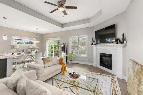 4429 Lower Beaver Rd, Des Moines, IA, 50310-4916 | Card Image